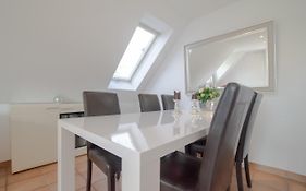 Aparthotel Generous 3 Room Apartment